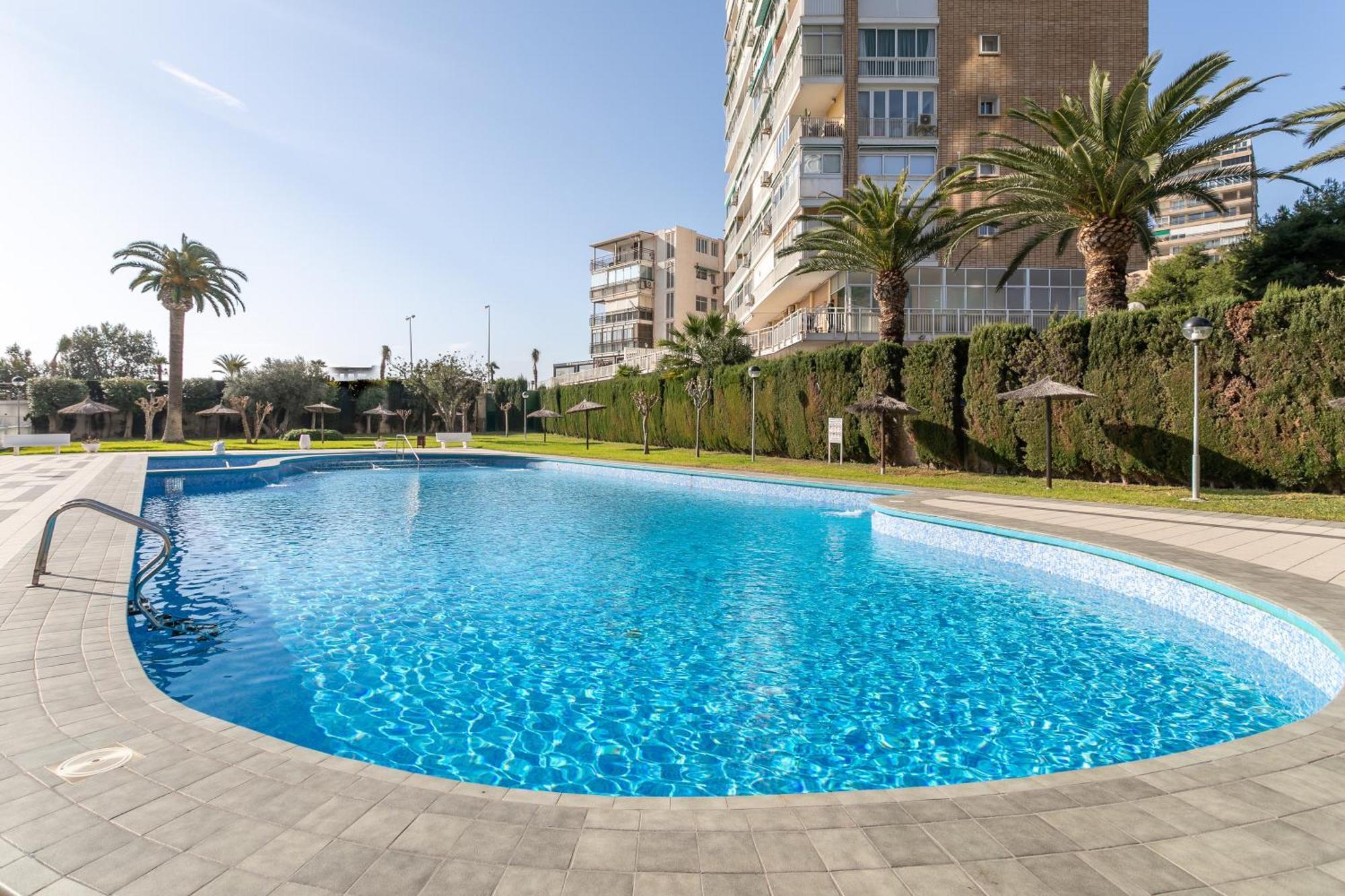 Apartamento Urbanizacion Torres Alicante